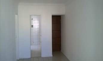 Imagem 3: Apartamento de 2/4 dependência Costa Azul