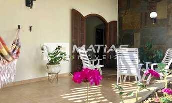 Imagem 3: Casa de Luxo com 5 Quartos e 4 Banheiros para Locação Anual em Guarapari-ES, Bairro Muquiç