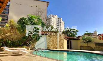 Imagem 2: Casa de Luxo com 5 Quartos e 4 Banheiros para Locação Anual em Guarapari-ES, Bairro Muquiç