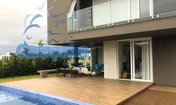 Imagem 2: VENDO OU ALUGO POR TEMPORADA EM GAROPABA BELA RESIDÊNCIA EM DOIS PAVIMENTOS COM 4 SUÍTES