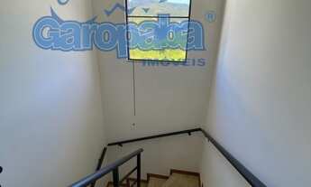 Imagem 5: VENDO EM GAROPABA, SOBRADO 2 SUÍTES COM SACADA NO PAV.SUP., TÉRREO, AMPLA SALA ESTAR/JANT