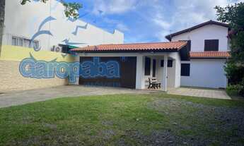 Imagem 6: GAROPABA-SC, alugo por temporada excelente casa com 4 dormitórios,2 banheiros, cozinha com