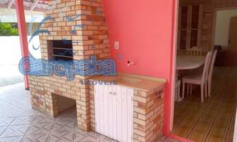 Imagem 5: ALUGO TEMPORADA EM GAROPABA ÓTIMA CASA CENTRO 3 DORMITÓRIOS COM SPLIT 300M DA PRAIA