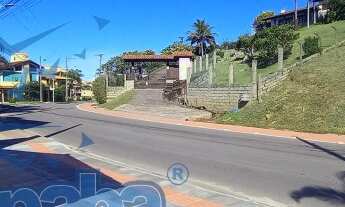 Imagem 2: Aluguel de Casa em Garopaba-SC: 3 Suítes, slit, Terraço com Churrasqueira e Vista para o M