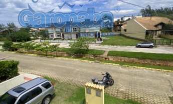 Imagem 3: Aluguel por Temporada: Sobrado com 2 Suítes em Garopaba, próximo à Praia Central - Acomoda