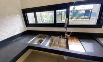 Imagem 6: Casa de Alto Padrão em Garopaba-SC: Sobrado Novo com Vista Privilegiada. 3 Quartos, 2 Suít