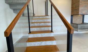 Imagem 7: Casa de Alto Padrão em Garopaba-SC: Sobrado Novo com Vista Privilegiada. 3 Quartos, 2 Suít