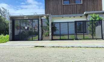 Imagem: Casa de alto padrão no Centro de Garopaba-SC