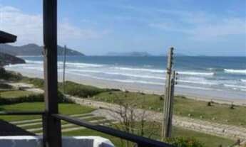 Imagem 5: Aluguel temporada em Garopaba excelente sobrado a beira mar com 4 dormitórios todos com sp