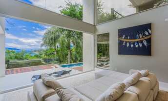 Imagem 1: Casa Alto Padrão com vista deslumbrante na região das Praias Agrestes de Balneario Cambori