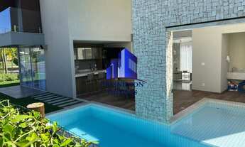 Imagem 2: CASA À VENDA EM ALPHAVILLE LITORAL NORTE I R$ 2.800.000,00, DECORADA, 4 SUÍTES, PISCINA, E