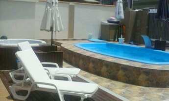 Imagem 4: LINDA CASA COM PISCINA, JACUZZI E CHURRASQUEIRA NO ESTALEIRINHO BALNEÁRIO CAMBORIÚ!!