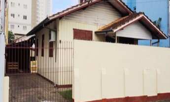 Imagem: 3 dormitórios, 2 banheiro, 4 vagas na garagem