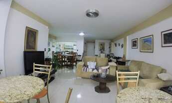 Imagem: 3 dormitórios, 1 suítes, 2 banheiro, 1