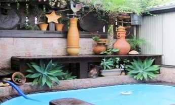 Imagem: Casa com PISCINA privativa em Condomínio