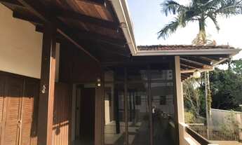 Imagem 2: AMPLA CASA COM PISCINA NO CENTRO DE BALNEÁRIO CAMBORIÚ