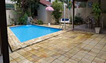 Imagem: CASA COM PISCINA NO CENTRO DE BALNEÁRIO