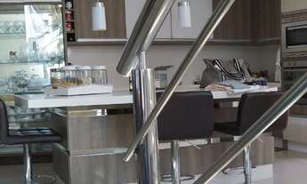 Imagem 3: Grande casa no bairro Nova Esperança em Balneário Camboriú. ESTUDA PERMUTA COM SITIO