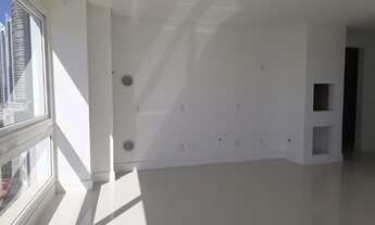 Imagem 4: LINDÍSSIMO APARTAMENTO LUXUOSO FRENTE MAR MOBILIADO E DECORADO EM BALNEÁRIO CAMBORIÚ