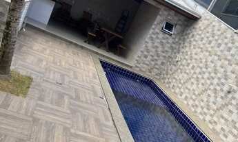 Imagem: CASA COM PISCINA NO BAIRRO DA BARRA EM BALNEÁRIO