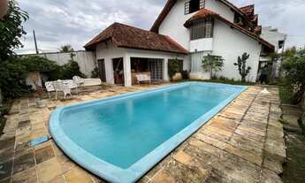 Imagem: 4 dormitórios, 4 suíte, 5 banheiro, 3