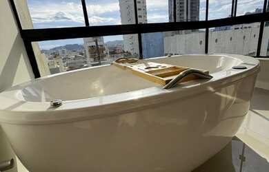 Imagem 2: Apartamento no Centro de Balneário Camboriú - REFORMADO E DECORADO