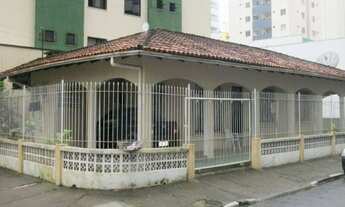 Imagem: Casa em Balneário Camboriú próximo da