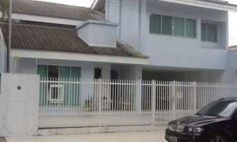 Imagem 2: SOBRADO COM PISCINA NO CENTRO !!!