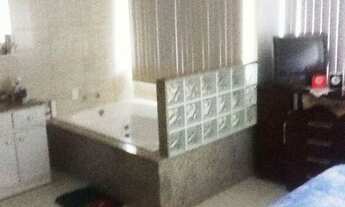 Imagem 5: SOBRADO COM PISCINA NO CENTRO !!!