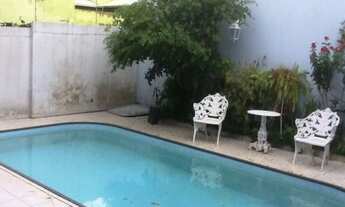 Imagem: SOBRADO COM PISCINA NO CENTRO !!!