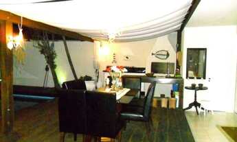 Imagem 3: Casa CLIMATIZADA com PISCINA - CENTRAL !!!