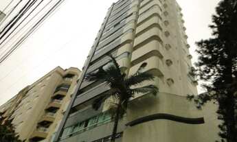 Imagem: 1 por andar. 2 garagens