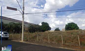 Imagem 4: Terreno disponível em área estratégica OPORTUNIDADE