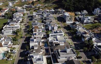 Imagem 5: Terreno exclusivo em condomínio alto padrão na Pedra Branca: vista privilegiada, segurança