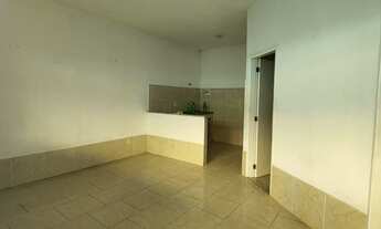 Imagem 3: QUATRO CASAS LINEAR DE UM QUARTO EM TERRENO DE 300 M2 COM RGI!