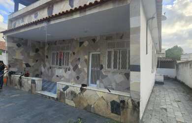 Imagem 2: CASA DE CENTRO DE TERRENO EM RUA NOBRE!