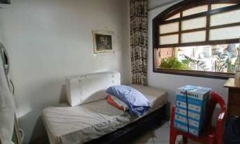 Imagem 6: CASA COM QUINTAL GRANDE E PISCINA