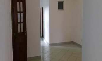 Imagem 2: ALUGO Apartamento 70m² - Itapuã, 3 quartos, sala, banheiro com blindex, cozinha e área de