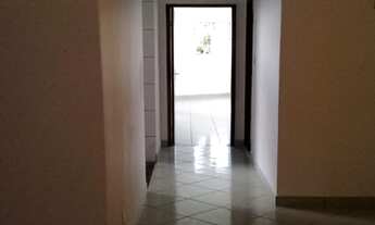 Imagem 4: ALUGO Apartamento 70m² - Itapuã, 3 quartos, sala, banheiro com blindex, cozinha e área de