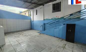 Imagem 2: ALUGO ponto comercial ideal para escola com 300m²- Sete de Abril com 5 salas, cantina, 3 b