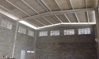 Imagem 7: ALUGO Loja GALPÃO São Cristóvão - 377m² área construída, pé direito 7,5m², 2 banheiros