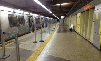 Imagem: COPACABANA MIGUEL LEMOS JUNTO AO METRÔ