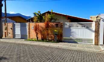 Imagem 1: Casa Moderna com Edícula a Venda na Martim de Sá