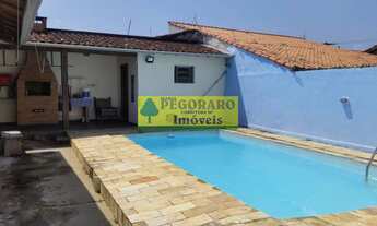 Imagem 1: Casa com Piscina à venda na Prainha Caraguatatuba, 2 quartos, 1 suíte, 1 sala, 3 banheiros