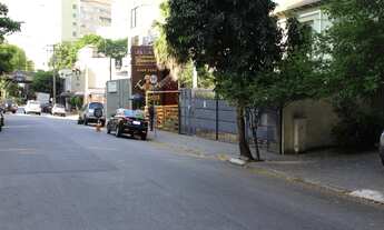 Imagem 4: Casa Comercial no Pacaembu: 9 salas, 6 banheiros, 6 vagas, 300m² - Venda ou Locação em São