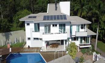 Imagem: CASA com 4 dormitórios, 2 garagens, piscina