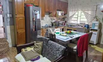 Imagem 6: Casa com 3 dormitórios sendo 1 suite, mais porão com 3 dormitórios