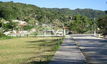 Imagem 7: Terreno com 451 m², escritura pública no Ratones, em ótima localização