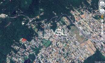 Imagem 3: Terreno em condomínio fechado e de alto padrão, medindo 750 m², com vista para lagoa e mar