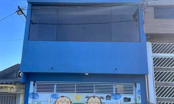 Imagem: Casa sobreposta com três andares para vender